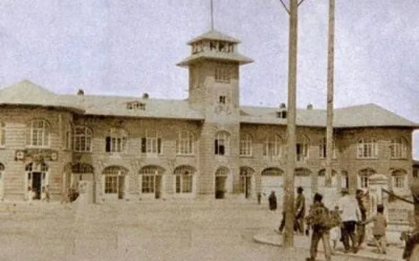 میدان شهرداری رشت؛ نبض تاریخ و فرهنگ در قلب شهر بارانها 9 9 1 610x380 1
