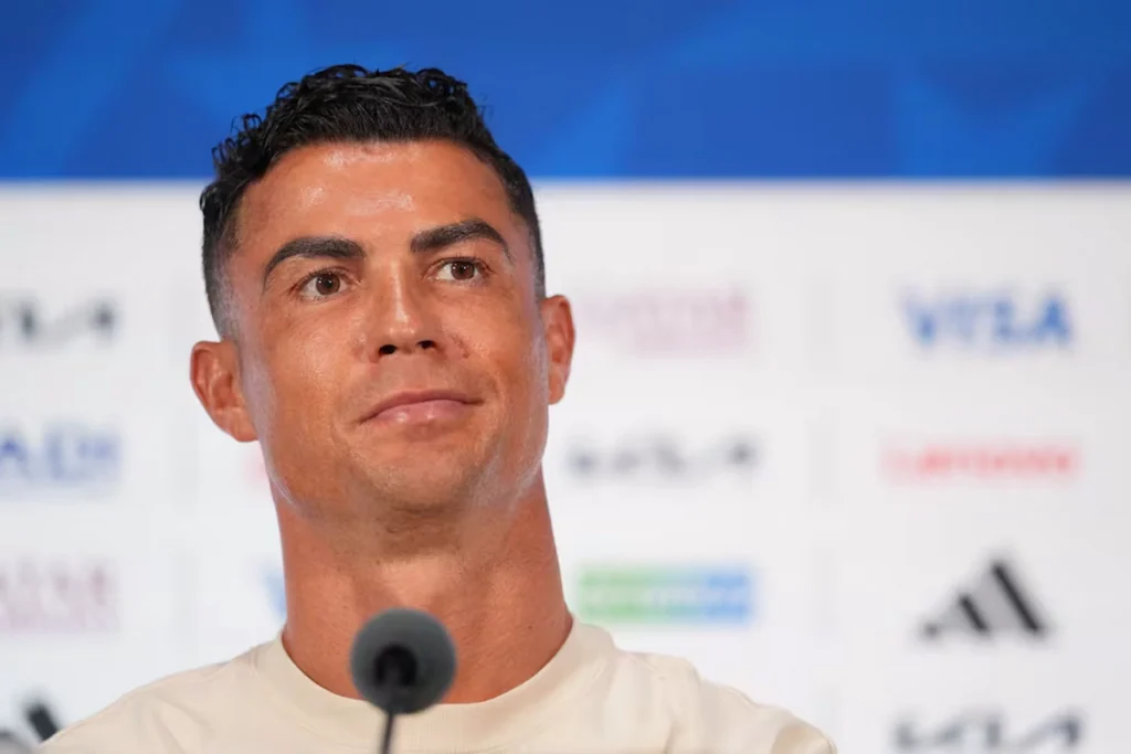 cristiano ronaldo argentine flight attendant 5