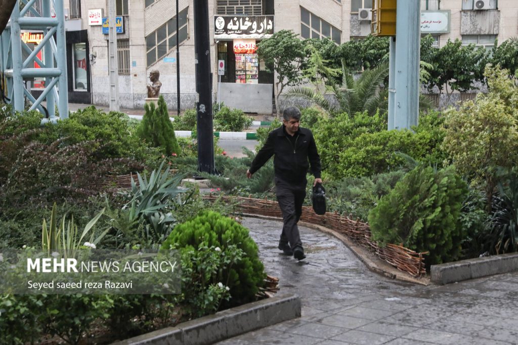 باد شدید و آلودگی هوا در تهران