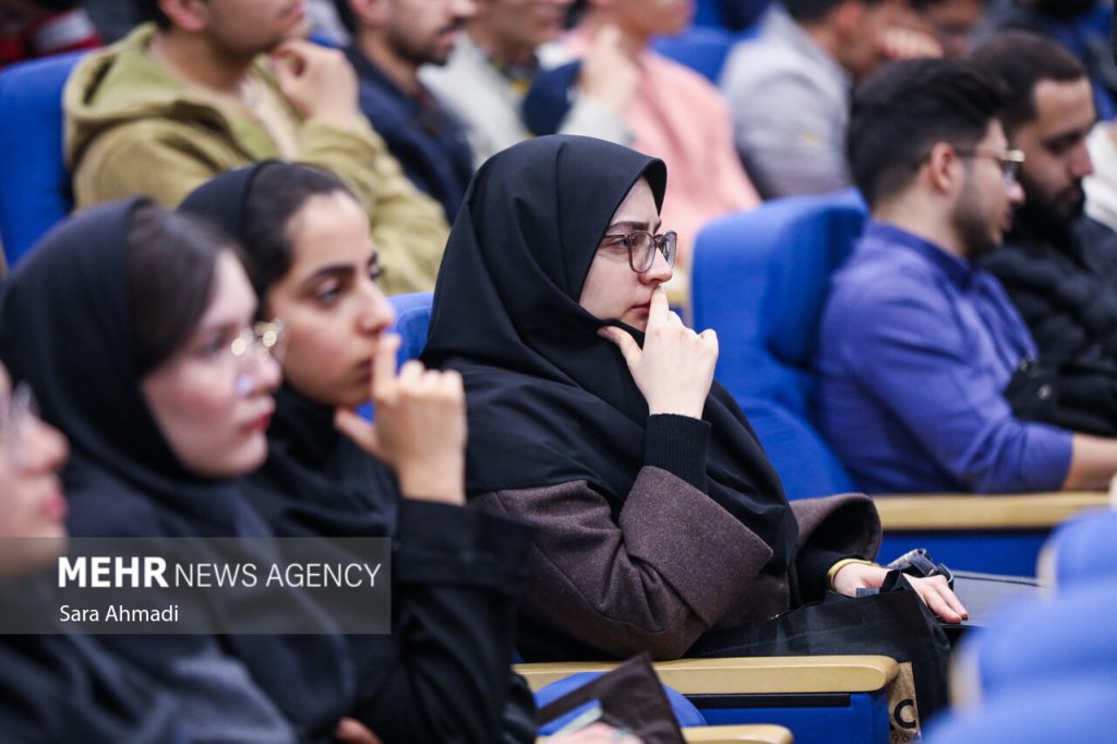 وزیر علوم حضور ۸۵ درصدی دانشجویان کارشناسی در هفته اول مهر بیسابقه است