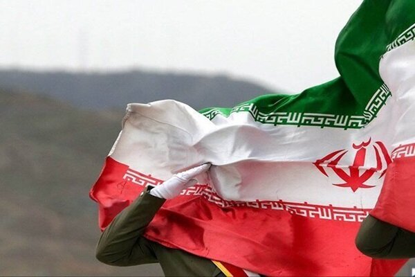 برگزاری مراسم بزرگداشت پرچم ایران در دانشگاههای سراسر کشور