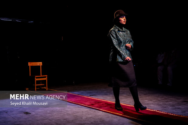 اجرای نمایش هاگانا در تئاتر اهواز