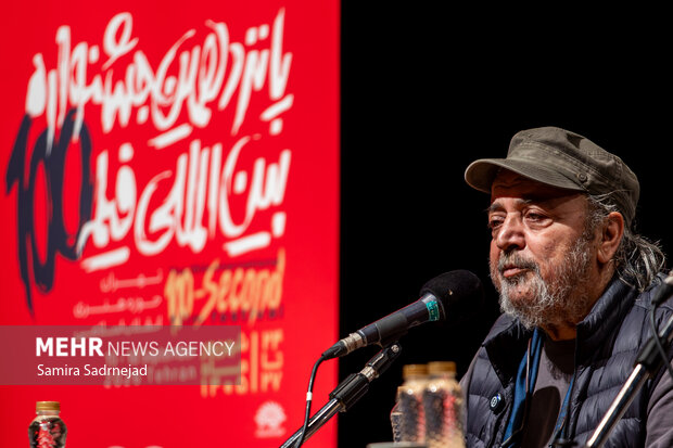 برگزاری آخرین روز جشنواره فیلم ۱۰۰ در حوزه هنری انقلاب اسلامی 16 آخرین روز جشنواره فیلم ۱۰۰ در حوزهٔ هنری انقلاب اسلامی