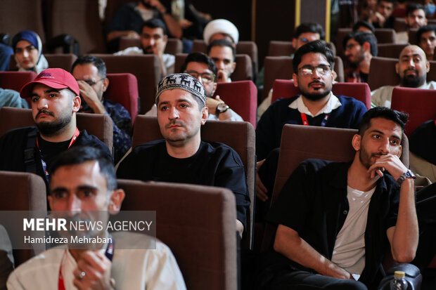 اختتامیه پانزدهمین جشنواره فیلم ۱۰۰ برگزار شد 21 برگزاری اختتامیه پانزدهمین جشنواره فیلم ۱۰۰