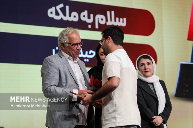 اختتامیه پانزدهمین جشنواره فیلم ۱۰۰ برگزار شد 23 برگزاری اختتامیه پانزدهمین جشنواره فیلم ۱۰۰
