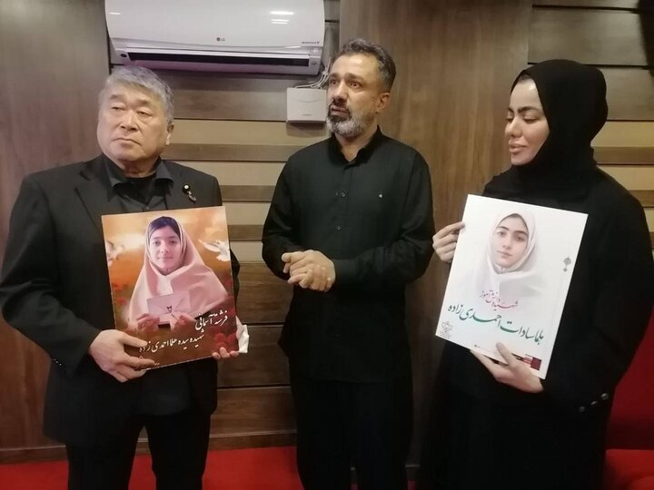 سناتور ژاپنی با خانواده شهیده هلما احمدی‌زاده دیدار کرد