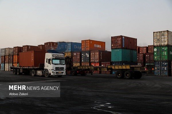 ۱۶ سال وعده ساماندهی کارت بازرگانی؛ چرا معضل پابرجاست؟ 3 برای پایان دادن به این دور باطل، فعالان اقتصادی اقداماتی را پیشنهاد میکنند تعیین مسئول نهایی با نقشهراه شفاف، اهلیتس