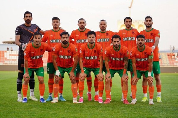 مس رفسنجان با پیروزی بر نیروی زمینی به صدر لیگ دسته اول رسید