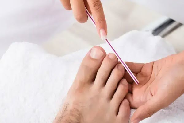 بهترین مرکز مانیکور و پدیکور آقایان در تهران چه ویژگی‌ هایی دارد؟
